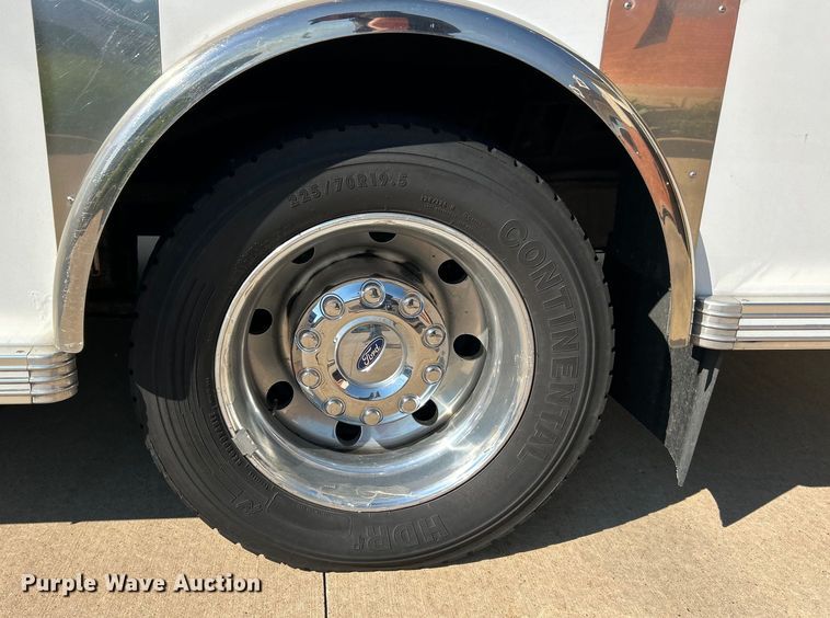 image for item EK4825 2016 Ford F450 Super Duty XLT ambulance