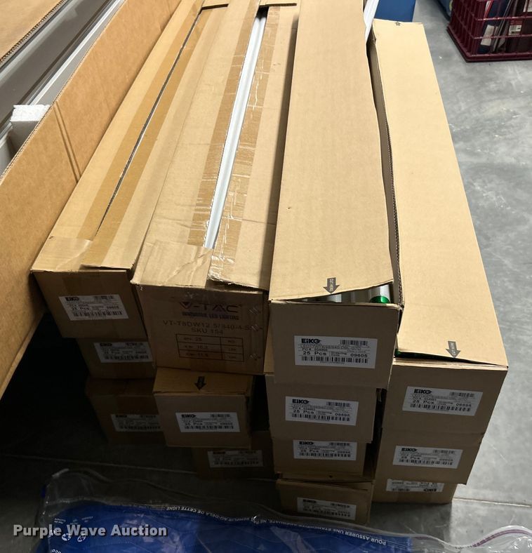 image for item EK4830 Philips 800 Series light bulbs