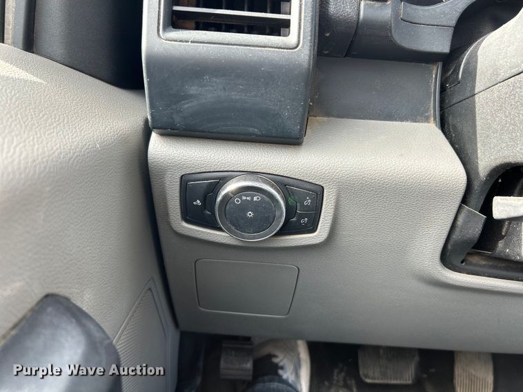 image for item EK4837 2015 Ford F150 XL SuperCab pickup truck