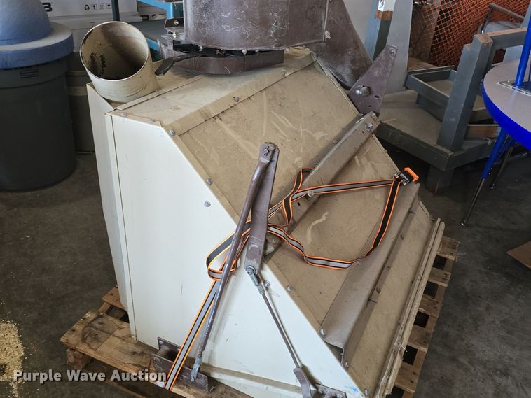 image for item EK5985 Grasshopper 723K grass bagger