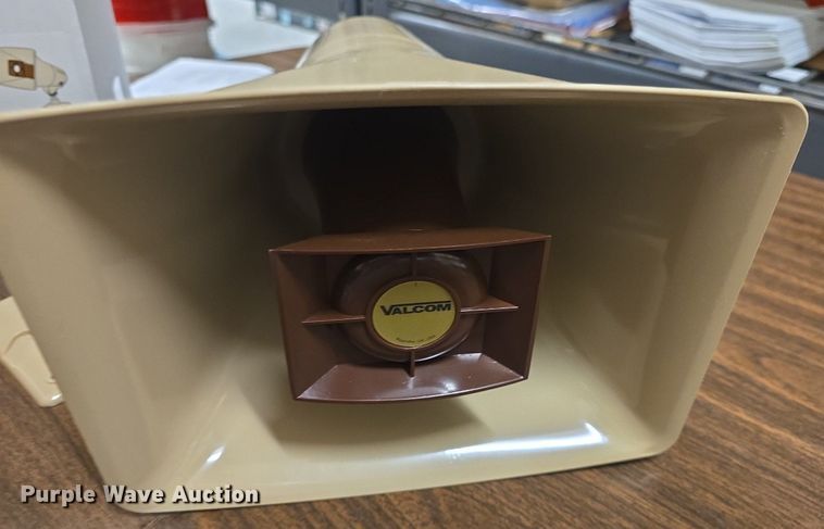 image for item EK5996 Valcom  horn