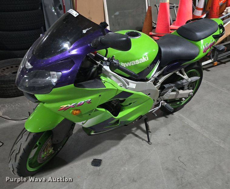image for item EK6072 2000 Kawasaki  Ninja ZX9R motorcycle
