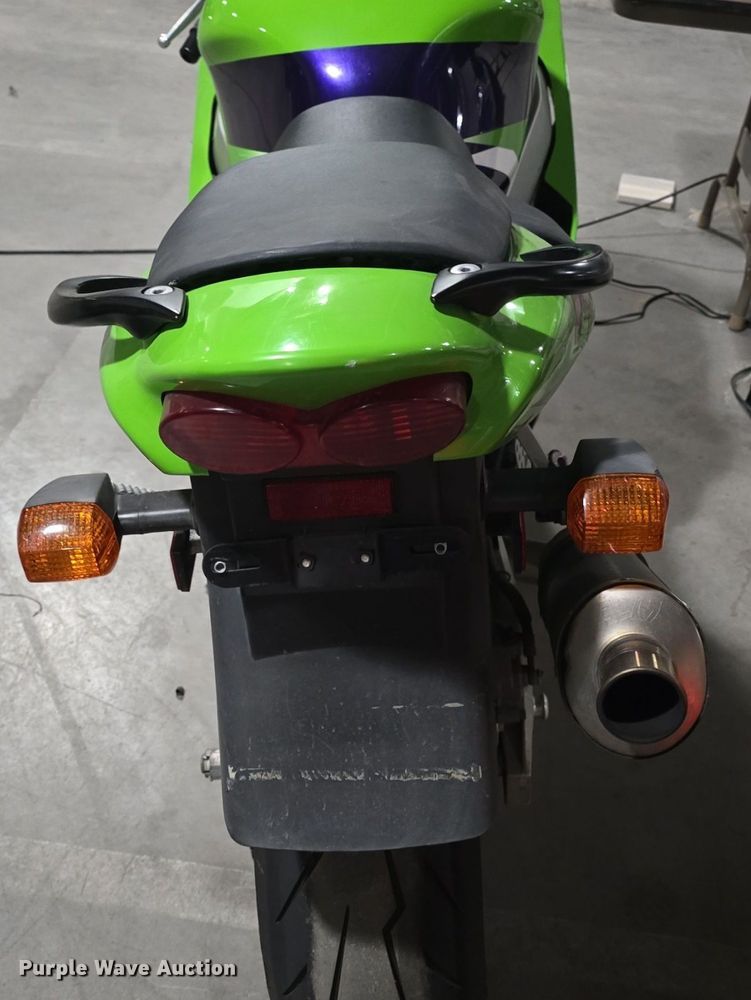 image for item EK6072 2000 Kawasaki  Ninja ZX9R motorcycle