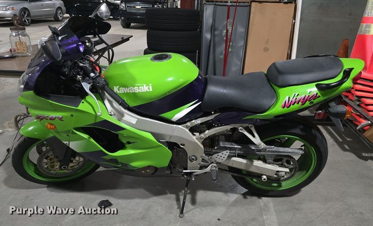 image for item EK6072 2000 Kawasaki  Ninja ZX9R motorcycle