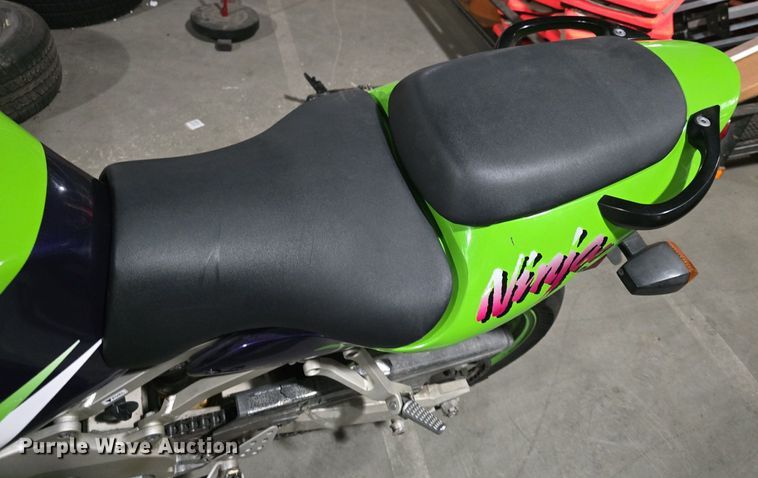 image for item EK6072 2000 Kawasaki  Ninja ZX9R motorcycle