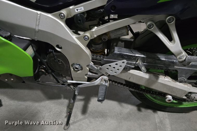 image for item EK6072 2000 Kawasaki  Ninja ZX9R motorcycle