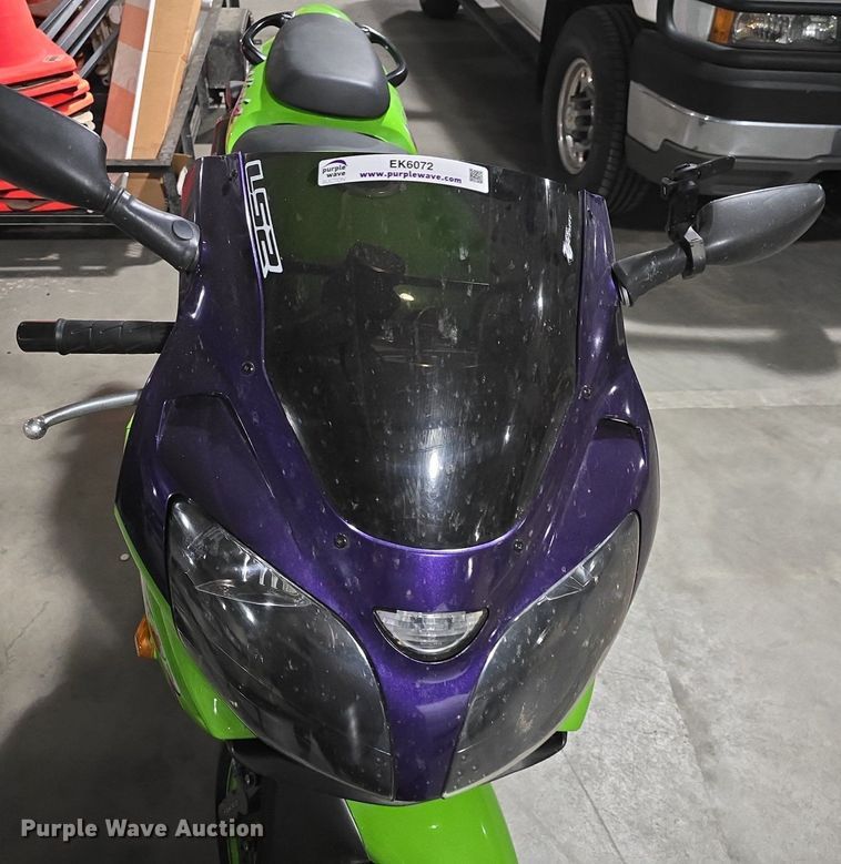 image for item EK6072 2000 Kawasaki  Ninja ZX9R motorcycle