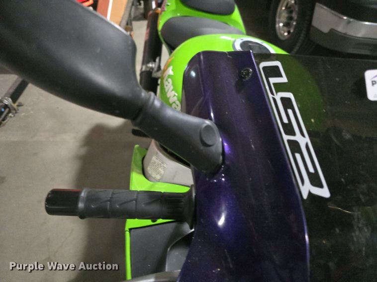 image for item EK6072 2000 Kawasaki  Ninja ZX9R motorcycle