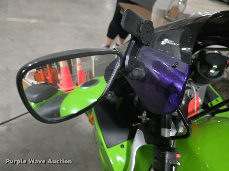 image for item EK6072 2000 Kawasaki  Ninja ZX9R motorcycle