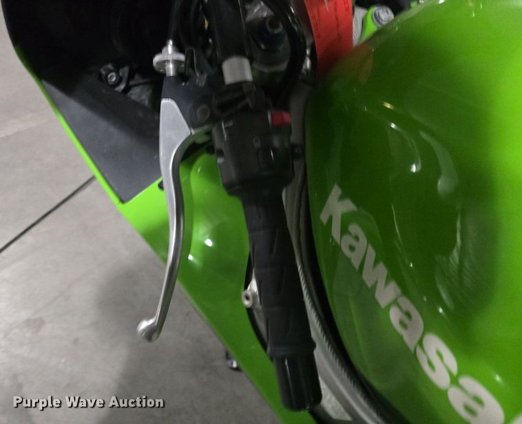 image for item EK6072 2000 Kawasaki  Ninja ZX9R motorcycle