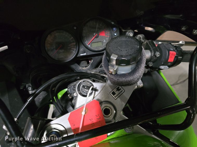 image for item EK6072 2000 Kawasaki  Ninja ZX9R motorcycle