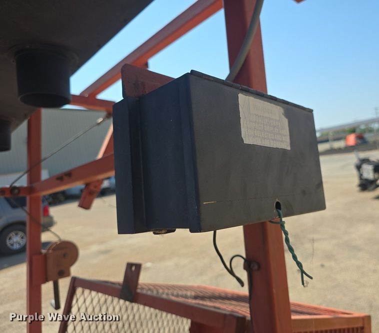 image for item EK6080 Wanco arrow board trailer