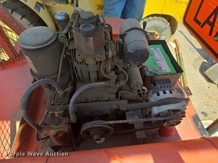 image for item EK6080 Wanco arrow board trailer