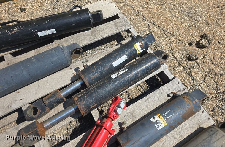 image for item EK6086 (10) hydraulic cylinders