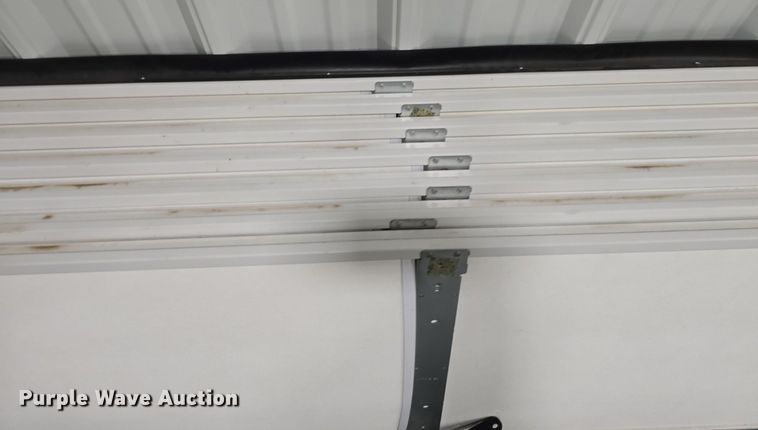 image for item EK6092 (2) garage doors