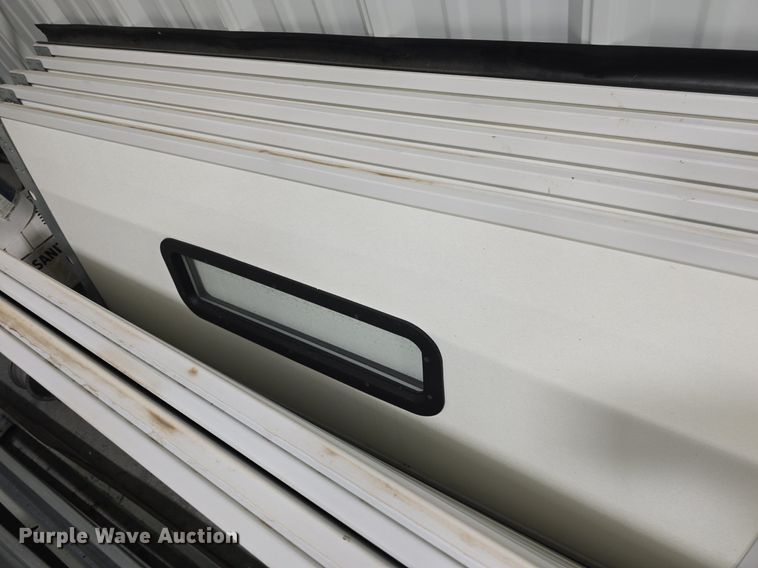 image for item EK6092 (2) garage doors