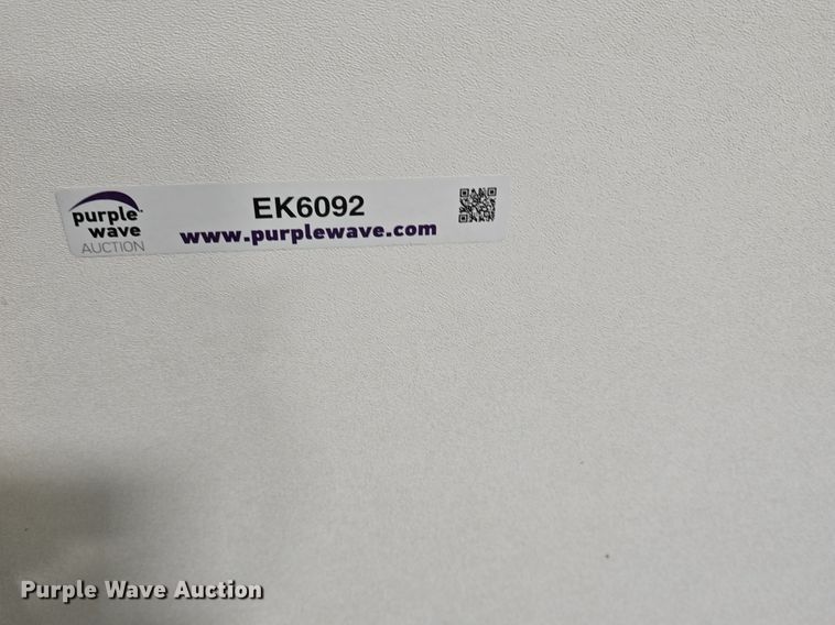 image for item EK6092 (2) garage doors