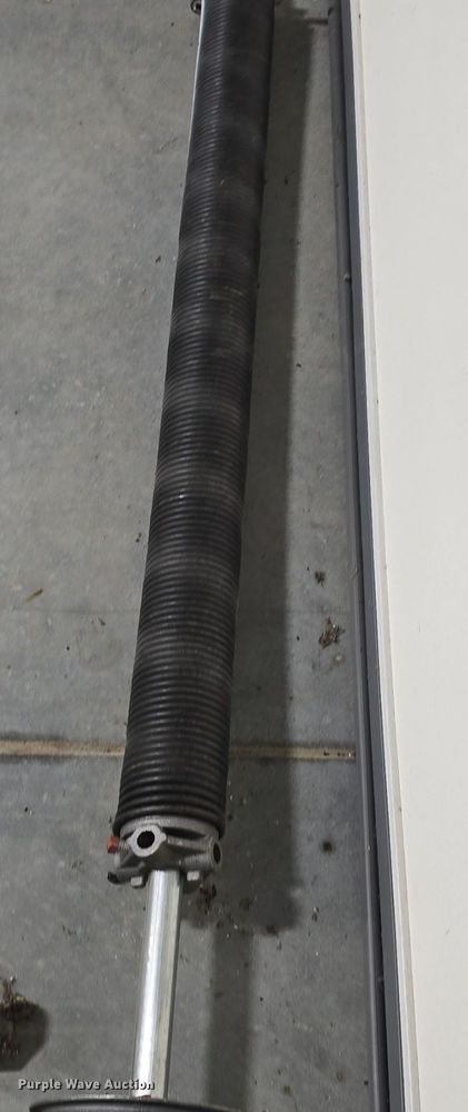 image for item EK6092 (2) garage doors