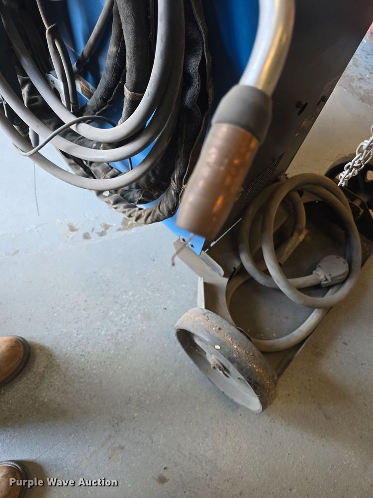 image for item EK6110 Miller Millermatic 350P welder