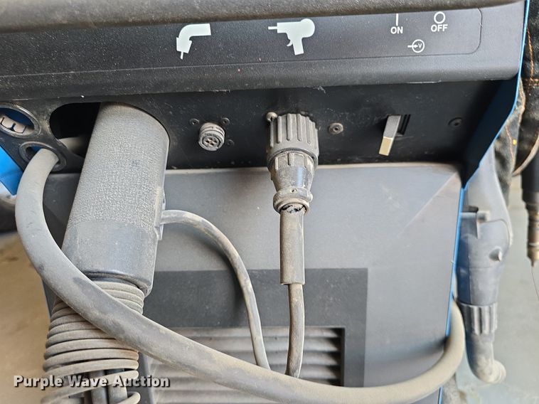 image for item EK6110 Miller Millermatic 350P welder