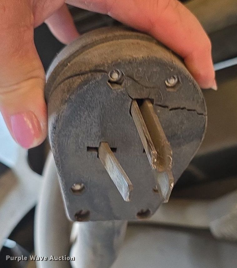 image for item EK6110 Miller Millermatic 350P welder