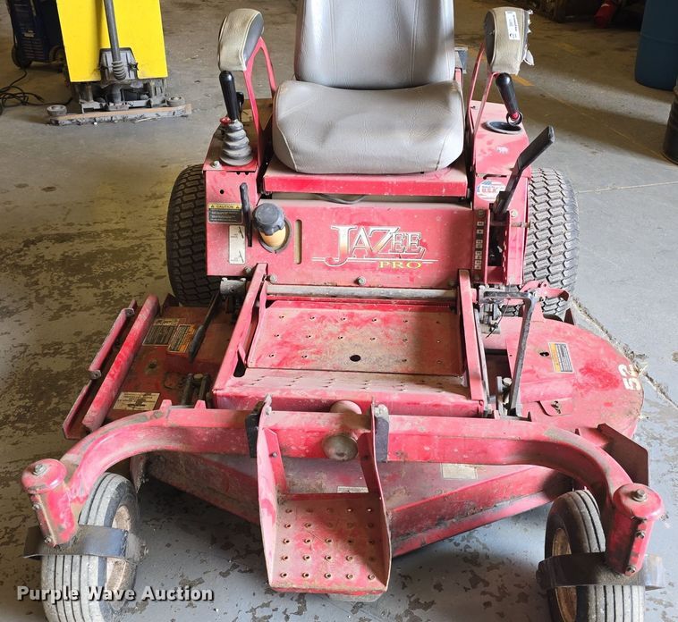 image for item EK6111 2011 Country Clipper Jazee Pro ZTR lawn mower