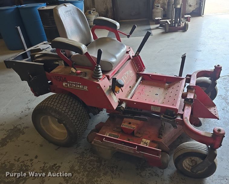 image for item EK6111 2011 Country Clipper Jazee Pro ZTR lawn mower