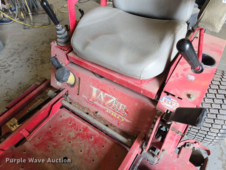 image for item EK6111 2011 Country Clipper Jazee Pro ZTR lawn mower