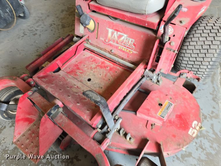 image for item EK6111 2011 Country Clipper Jazee Pro ZTR lawn mower