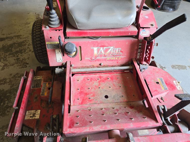 image for item EK6111 2011 Country Clipper Jazee Pro ZTR lawn mower