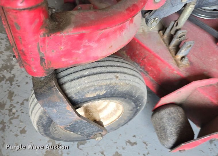 image for item EK6111 2011 Country Clipper Jazee Pro ZTR lawn mower