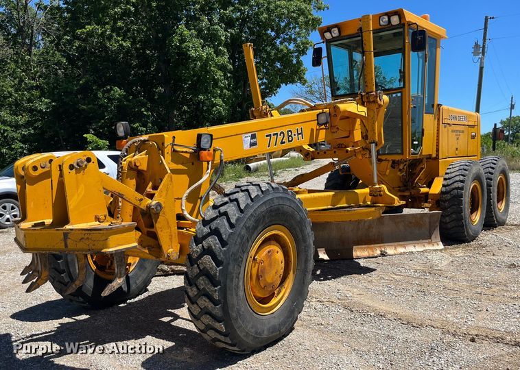 image for item EK8636 1990 John Deere 772B-H motor grader