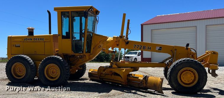 image for item EK8636 1990 John Deere 772B-H motor grader