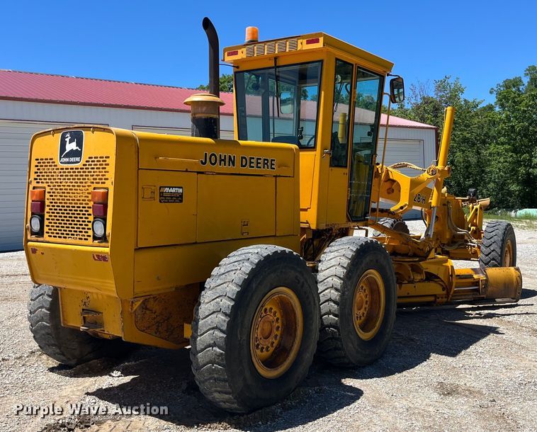 image for item EK8636 1990 John Deere 772B-H motor grader