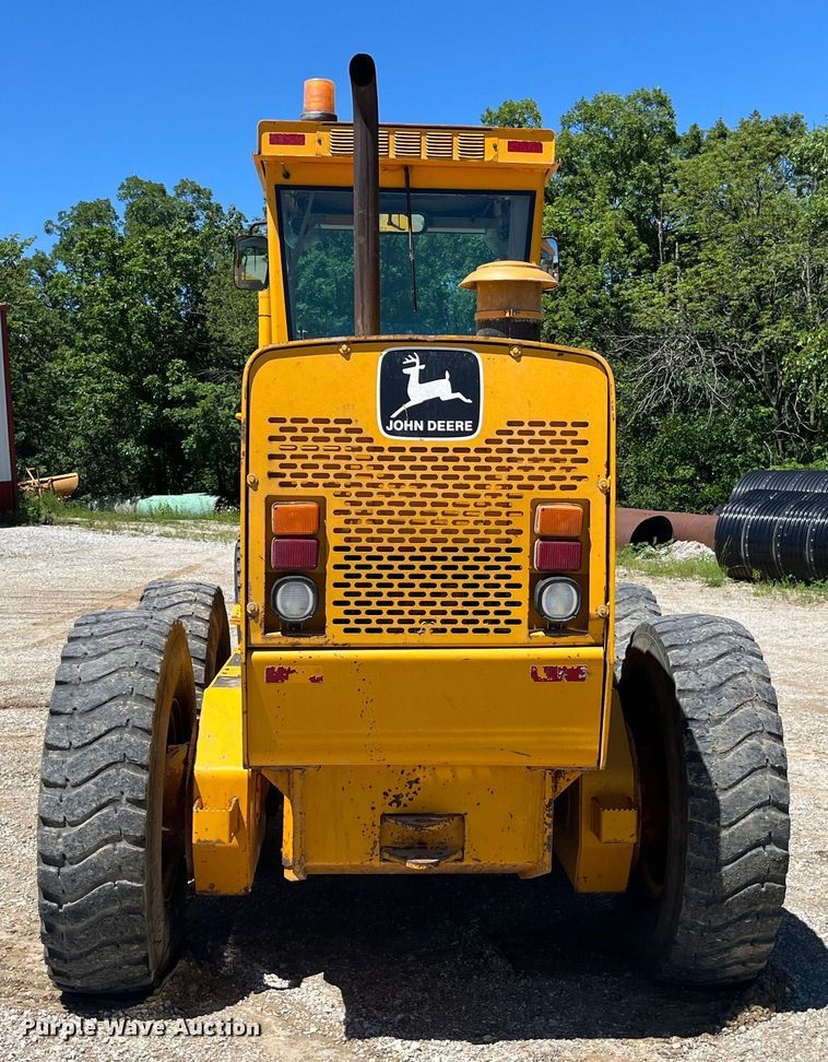 image for item EK8636 1990 John Deere 772B-H motor grader