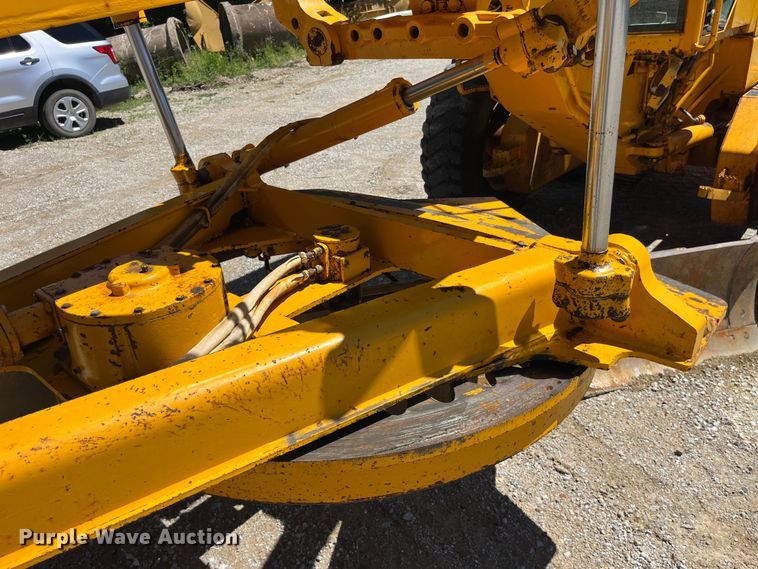 image for item EK8636 1990 John Deere 772B-H motor grader