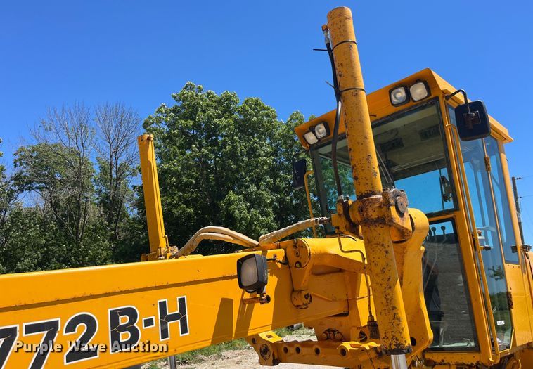 image for item EK8636 1990 John Deere 772B-H motor grader
