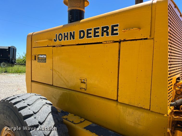 image for item EK8636 1990 John Deere 772B-H motor grader