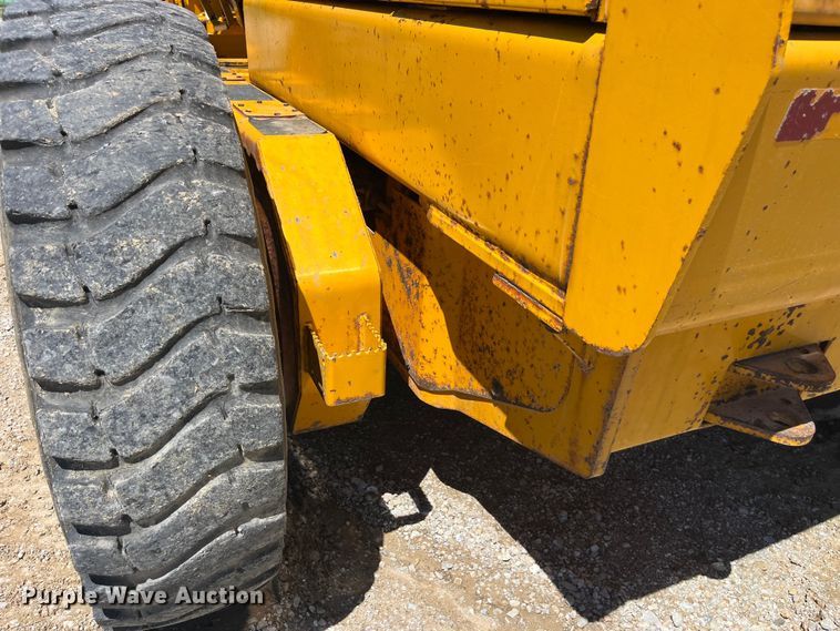 image for item EK8636 1990 John Deere 772B-H motor grader