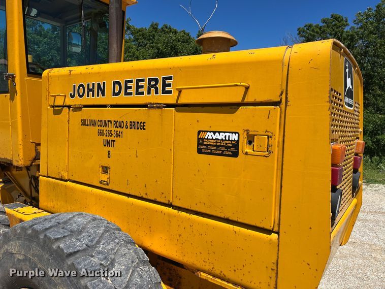 image for item EK8636 1990 John Deere 772B-H motor grader