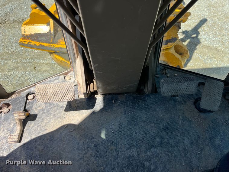 image for item EK8636 1990 John Deere 772B-H motor grader