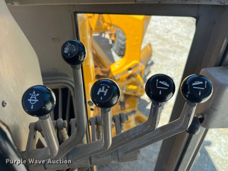 image for item EK8636 1990 John Deere 772B-H motor grader