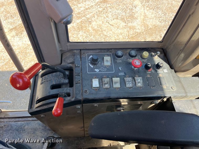 image for item EK8636 1990 John Deere 772B-H motor grader