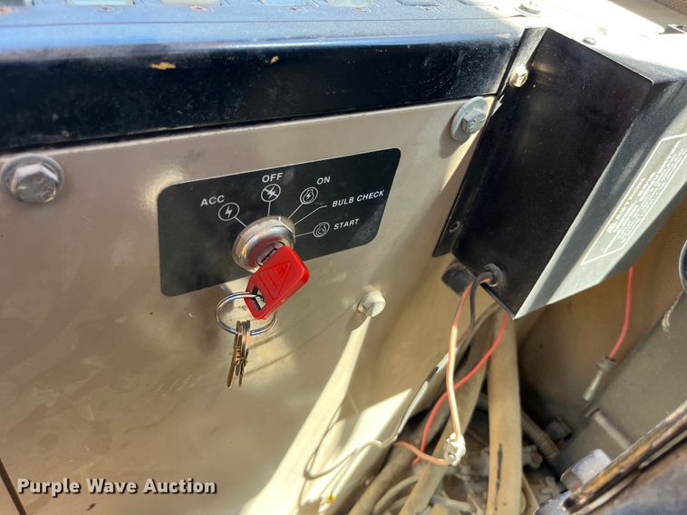 image for item EK8636 1990 John Deere 772B-H motor grader