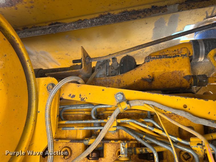 image for item EK8636 1990 John Deere 772B-H motor grader