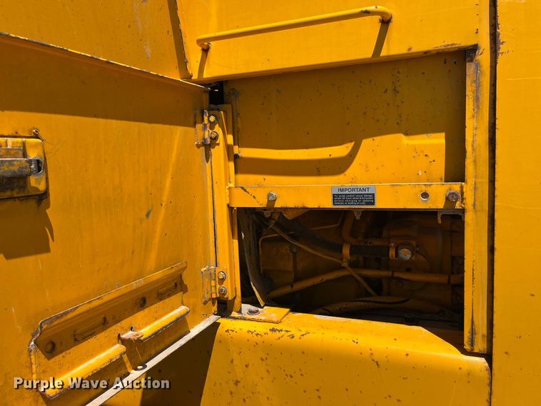 image for item EK8636 1990 John Deere 772B-H motor grader