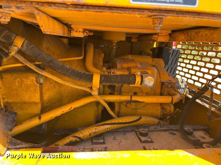 image for item EK8636 1990 John Deere 772B-H motor grader