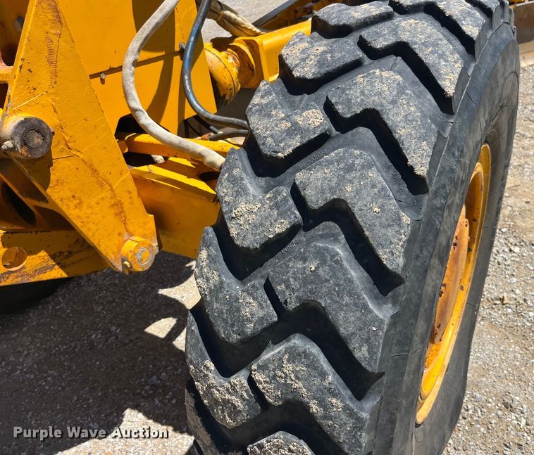 image for item EK8636 1990 John Deere 772B-H motor grader