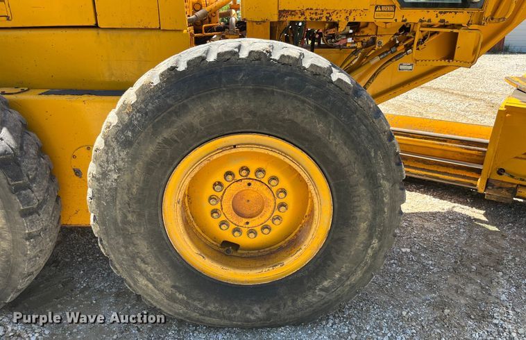 image for item EK8636 1990 John Deere 772B-H motor grader