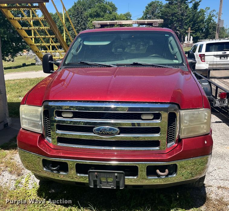 image for item EK8643 2005 Ford Excursion SUV